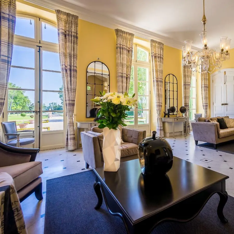 Chateau De Tourreau Sarrians 0*,